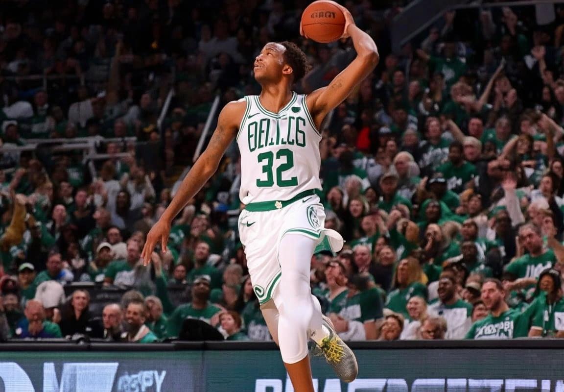 杰伦·布朗比肩拉里·伯德，双探花驱动凯尔特人逆转，季后赛前景可期